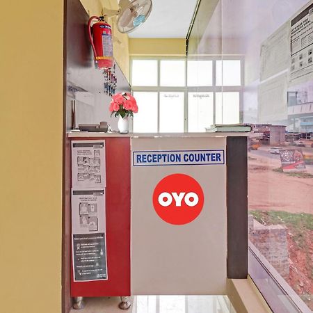 Hotel O Lakshmi Sri Deluxe Boarding & Lodgeing Kumbalgod Екстериор снимка