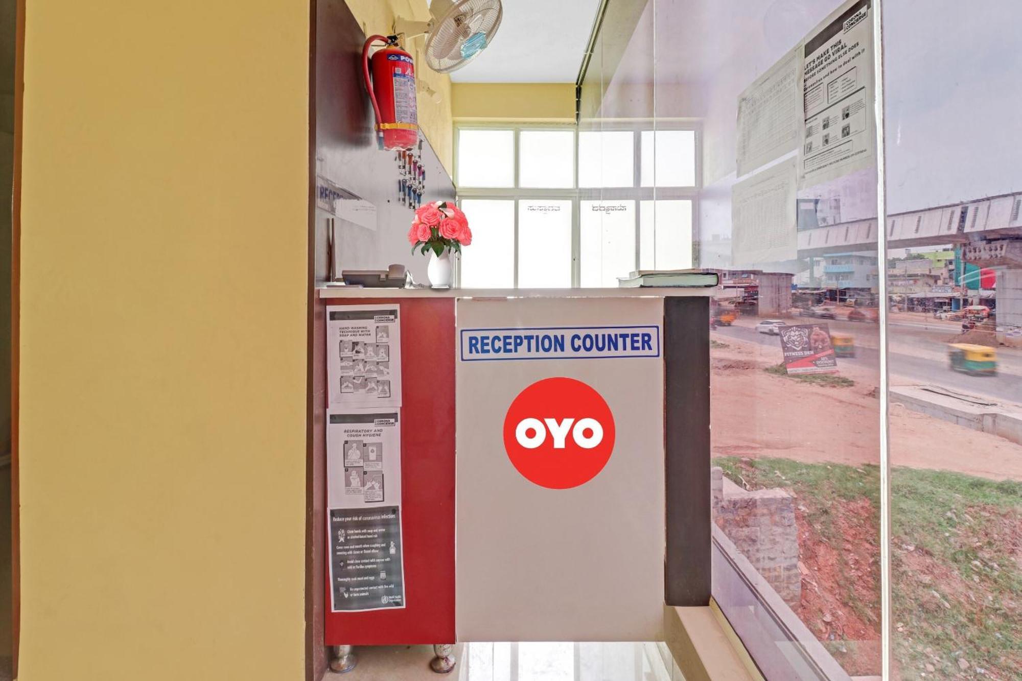Hotel O Lakshmi Sri Deluxe Boarding & Lodgeing Kumbalgod Екстериор снимка